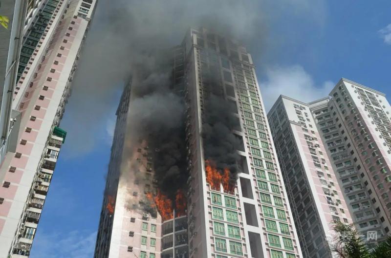 城市高楼失火后,人群应该往上跑?还是往下跑呢?
