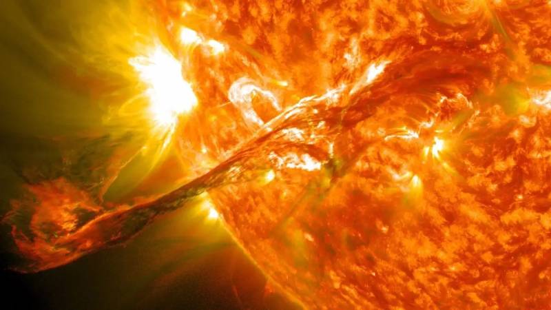 太阳发光发热之谜：探秘太阳的核心秘密及能量来源