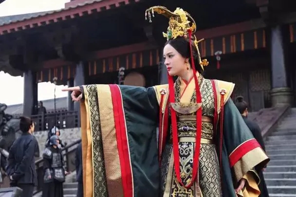 中国历史上的垂帘听政：女性执掌权力的幕后英雄